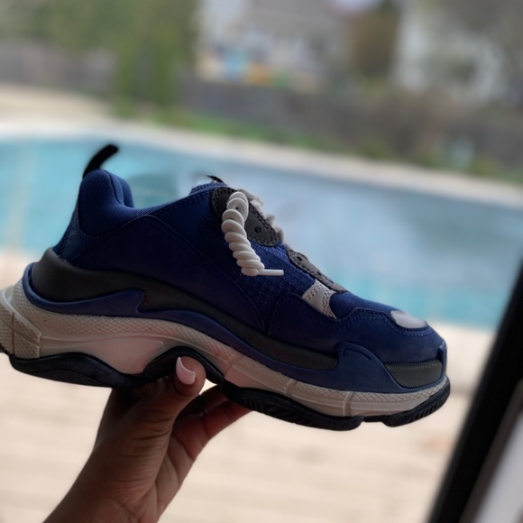 Used Authentic Balenciaga Triple S Sneakers - Picture 3 of 5